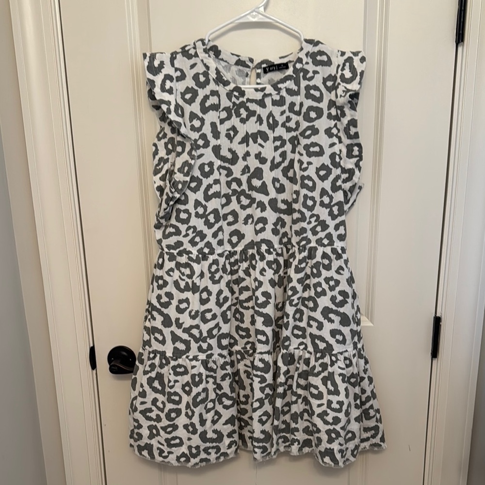 Very J Gray and‎ White animal print Sleeveless Sundress